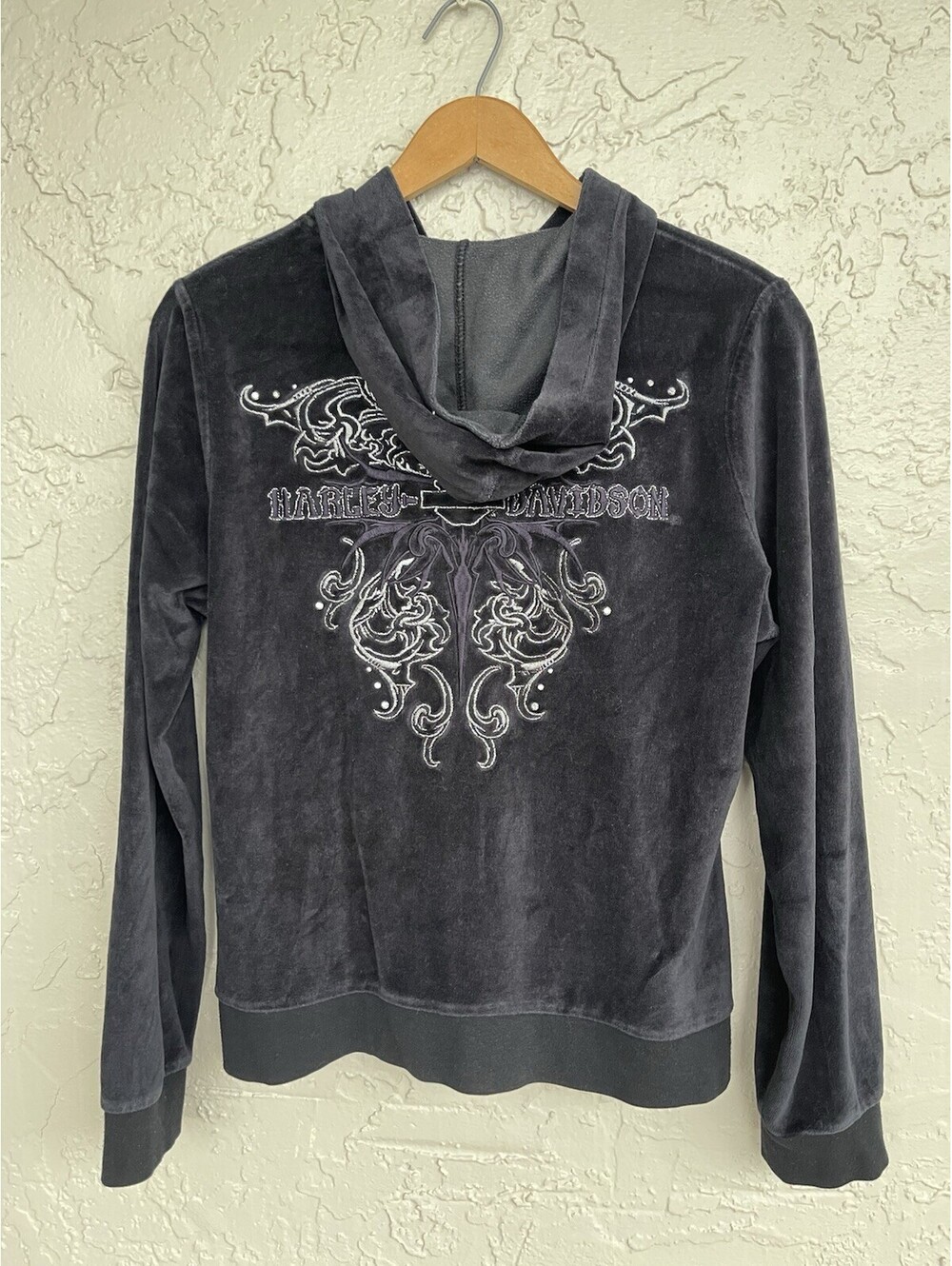 Harley-Davidson Y2K Women Velour Embroidered Black Zip Front Hoodie Size L.